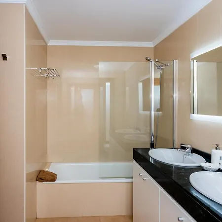 Inviting 4-bed In Villa *